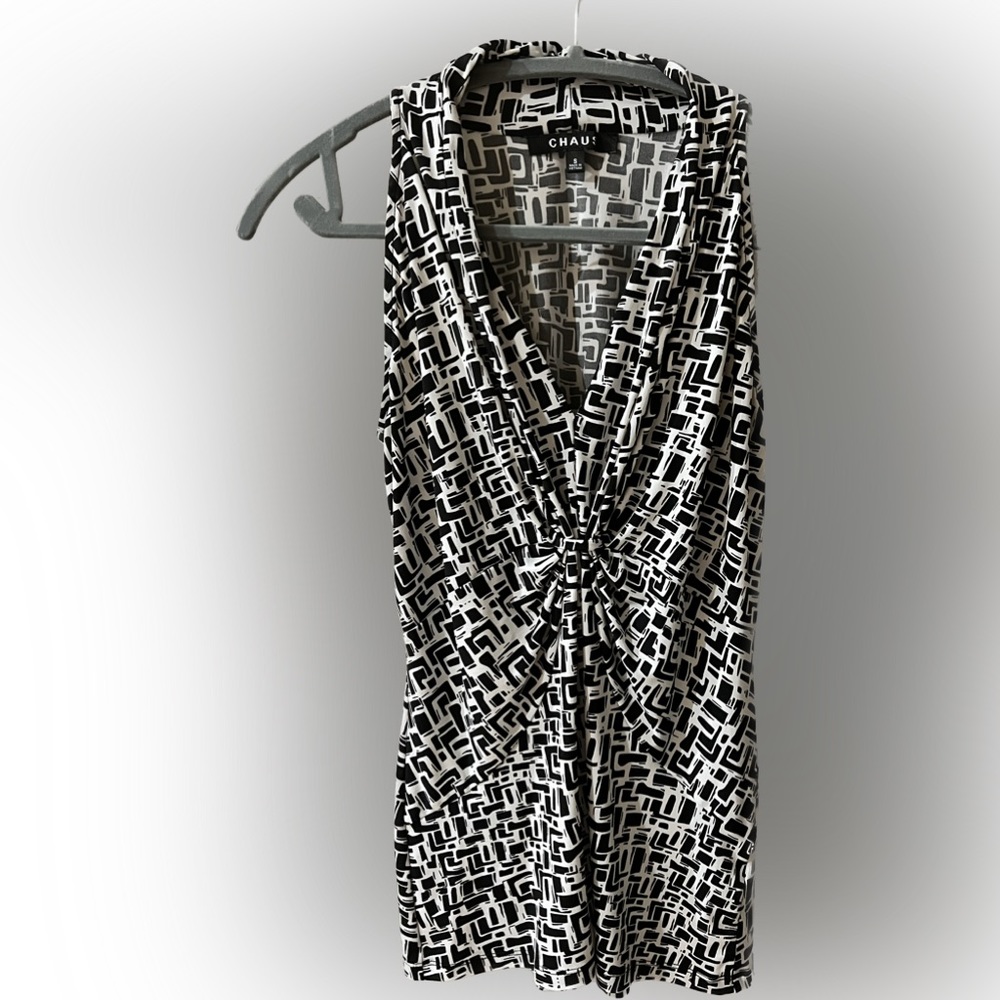 #2 CHAUS Black & White Sleeveless Blouse